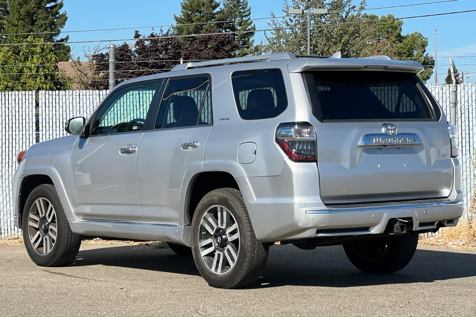 Used 2016 Toyota 4Runner Limited AWD/4WD image 5