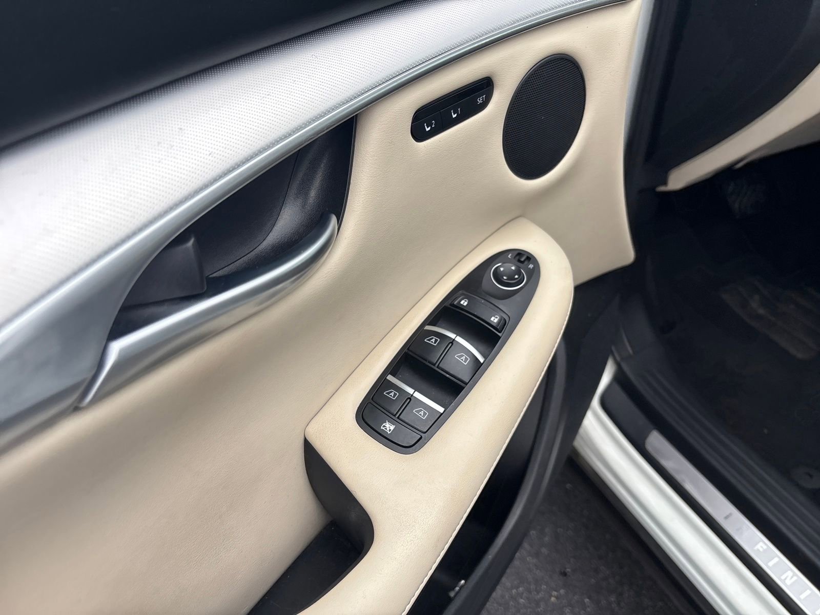 Used 2021 INFINITI QX50 Essential w/ Convenience Package image 11