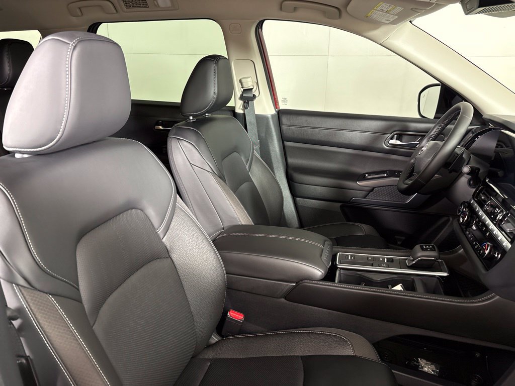 New 2026 Nissan Pathfinder SL FWD image 17