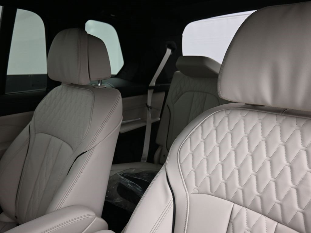 New 2026 BMW X7 xDrive40i w/ M Sport Package image 15