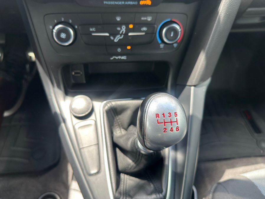 Used 2018 Ford Focus ST FWD image 20