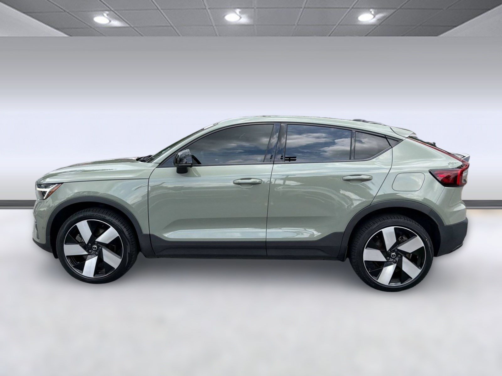 Certified 2023 Volvo C40 P8 Recharge Ultimate AWD/4WD image 2