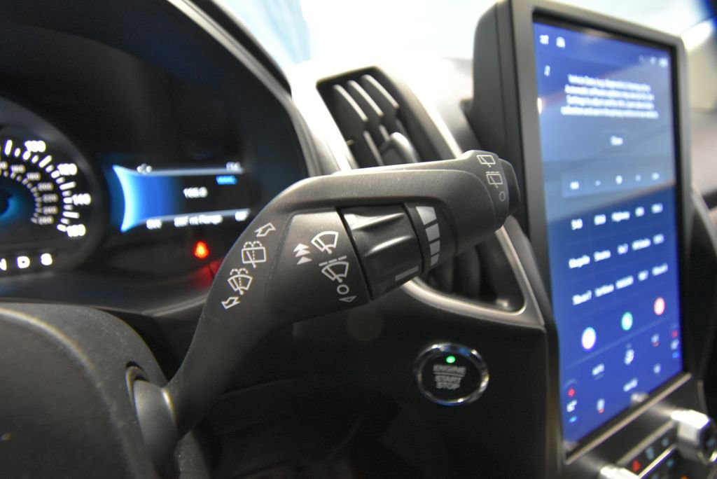 Used 2024 Ford Edge SE AWD/4WD image 12