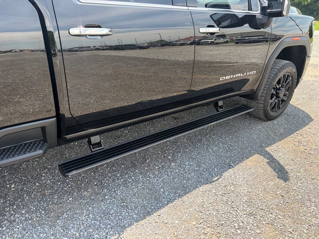 Used 2022 GMC Sierra 2500 Denali w/ Denali Black Diamond Edition AWD/4WD image 22