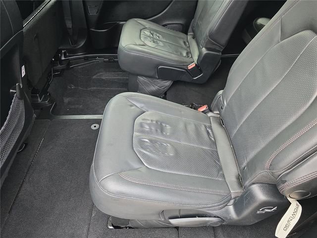 Used 2020 Chrysler Pacifica Touring-L image 13