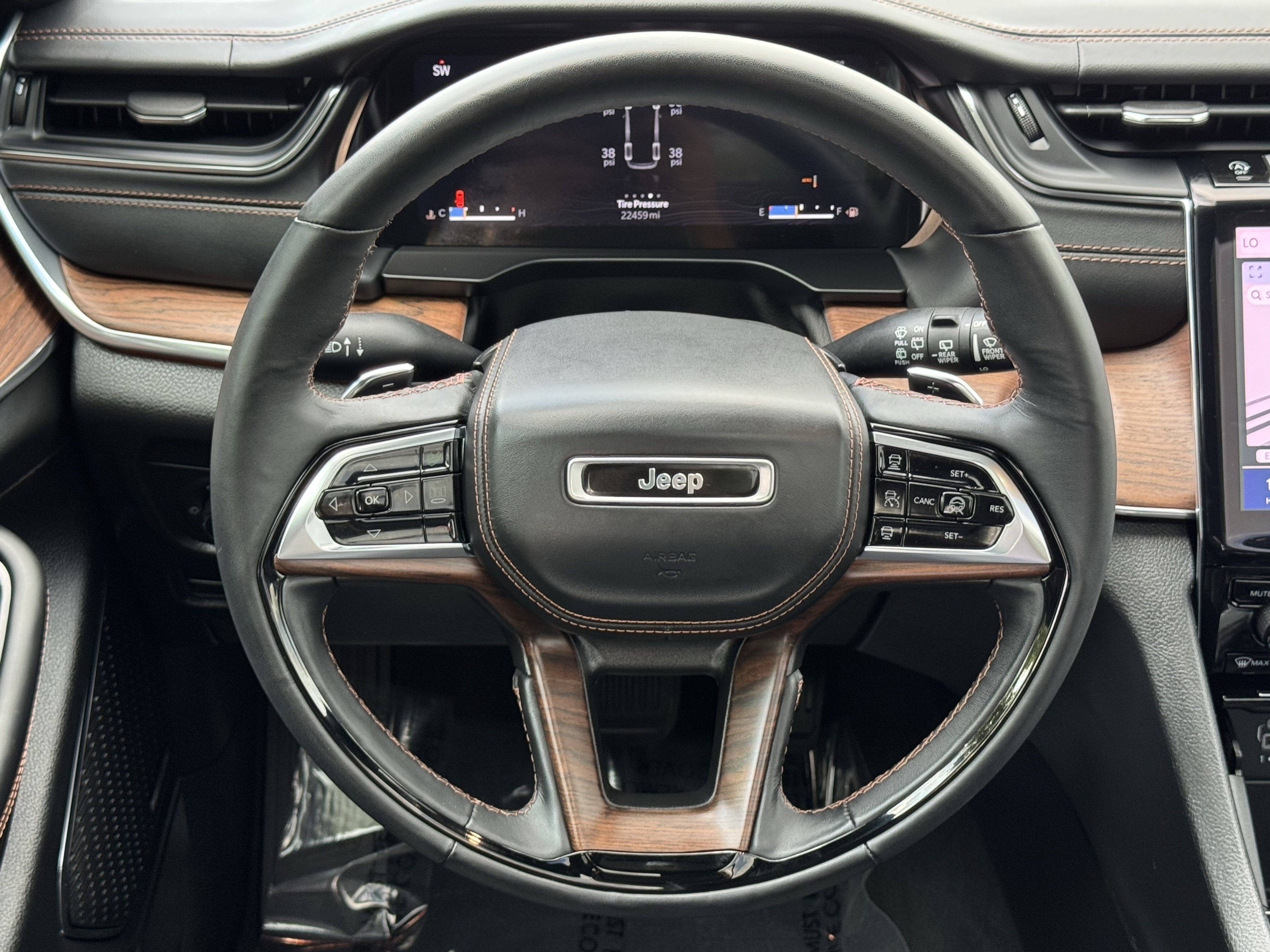 Used 2024 Jeep Grand Cherokee L Summit w/ High Altitude Package image 15