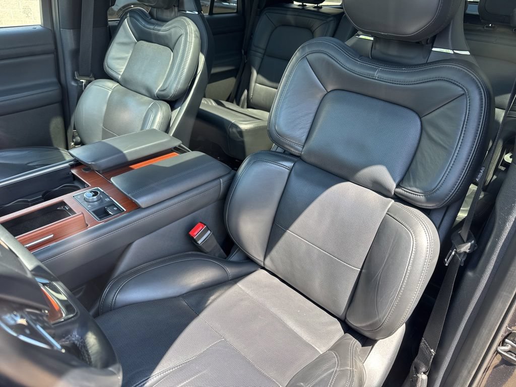 Used 2022 Lincoln Navigator Reserve AWD/4WD image 28