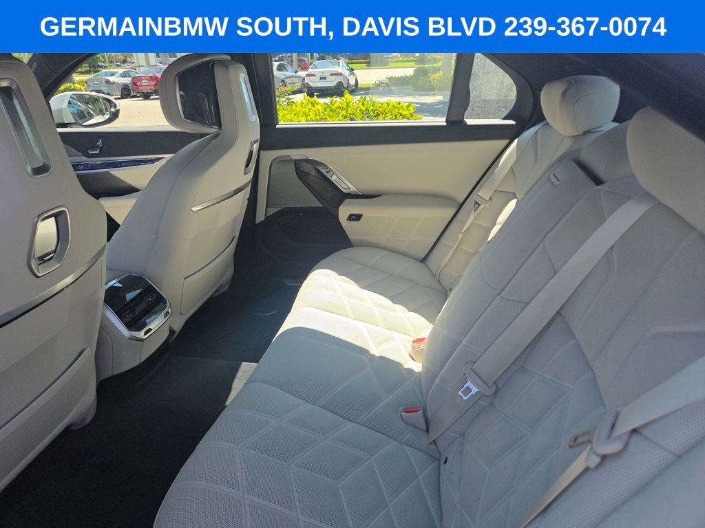 Certified 2025 BMW 760i xDrive AWD/4WD image 41