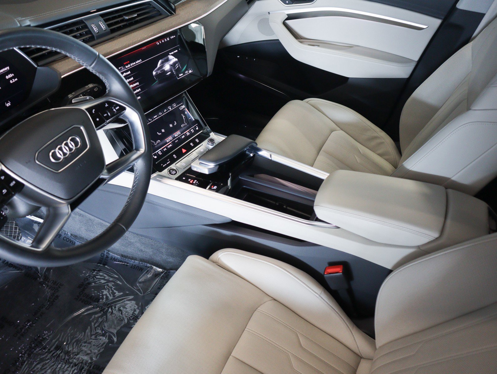 Certified 2024 Audi Q8 e-tron Prestige w/ Prestige Package image 22