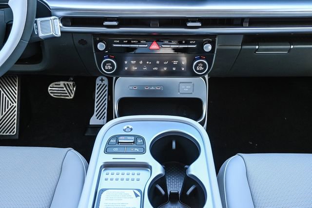 New 2026 Hyundai Ioniq 9 Calligraphy image 15