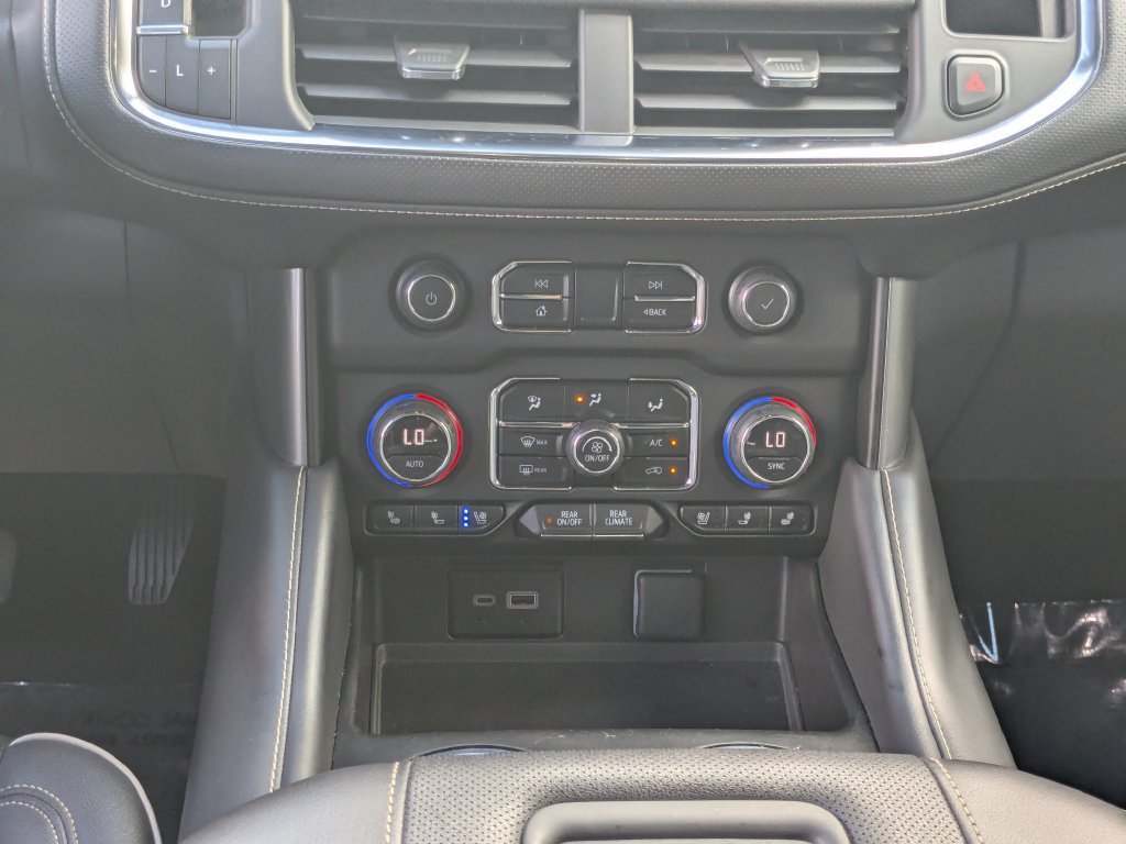 Used 2023 Chevrolet Suburban Premier RWD image 6