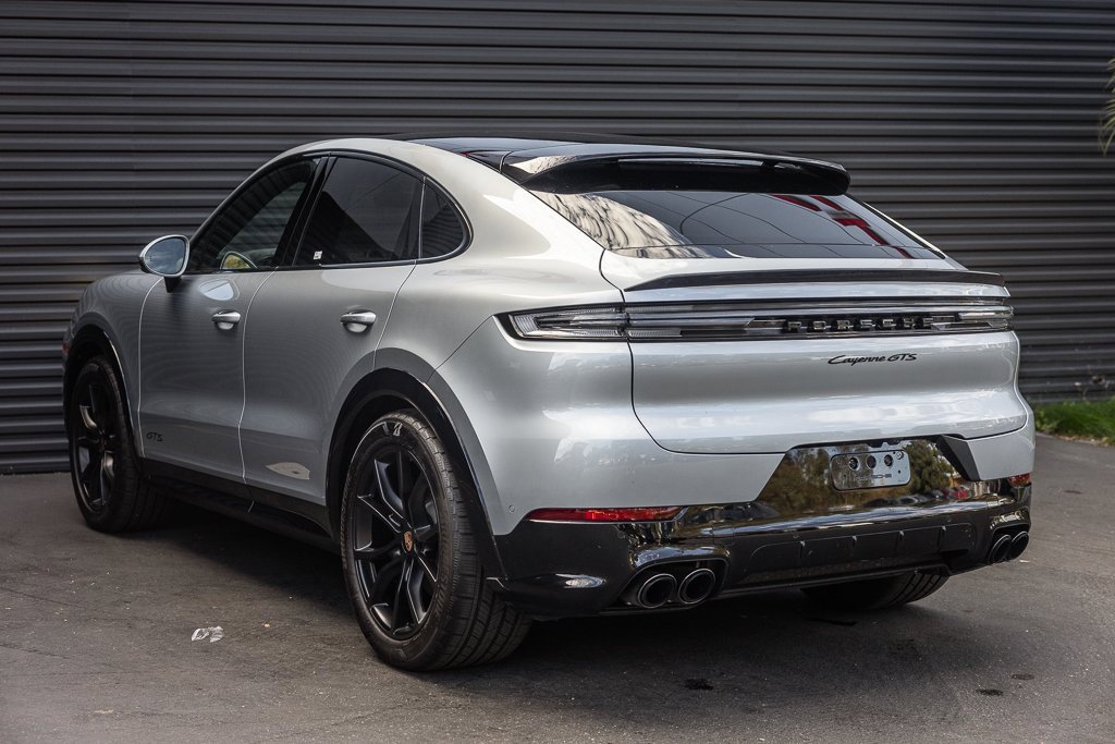 Certified 2025 Porsche Cayenne GTS image 3