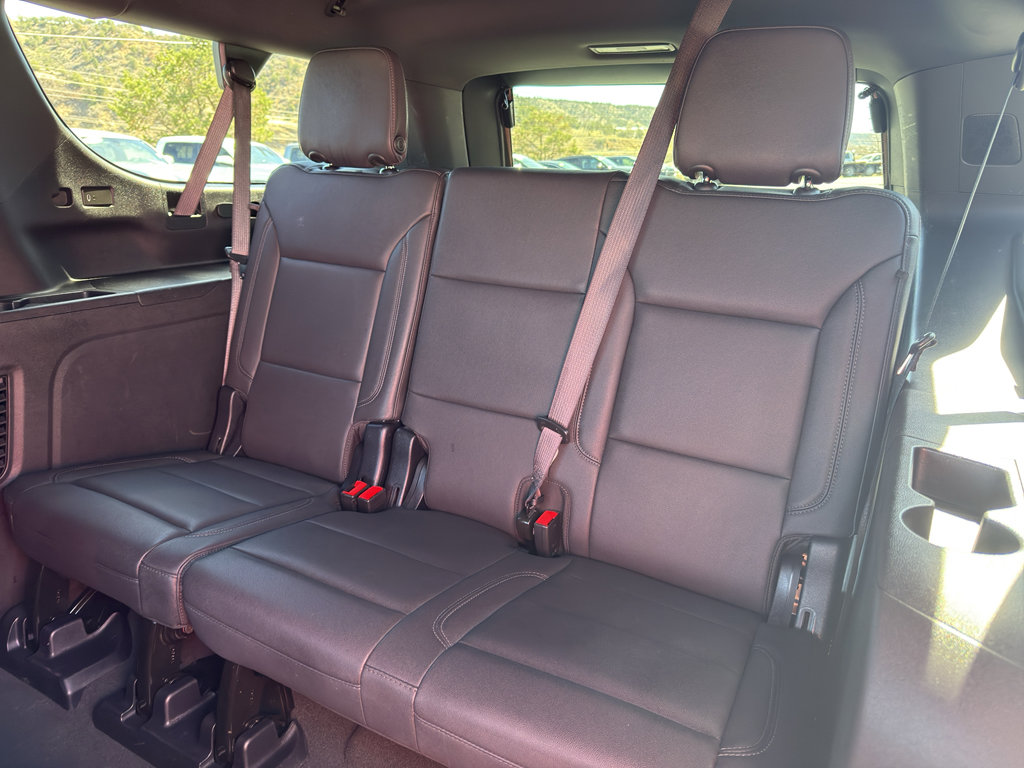 Used 2025 Chevrolet Suburban Z71 image 17