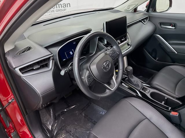 Used 2023 Toyota Corolla Cross XLE w/ Convenience Package FWD image 9