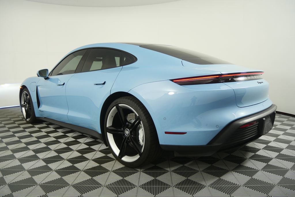 Used 2022 Porsche Taycan image 7