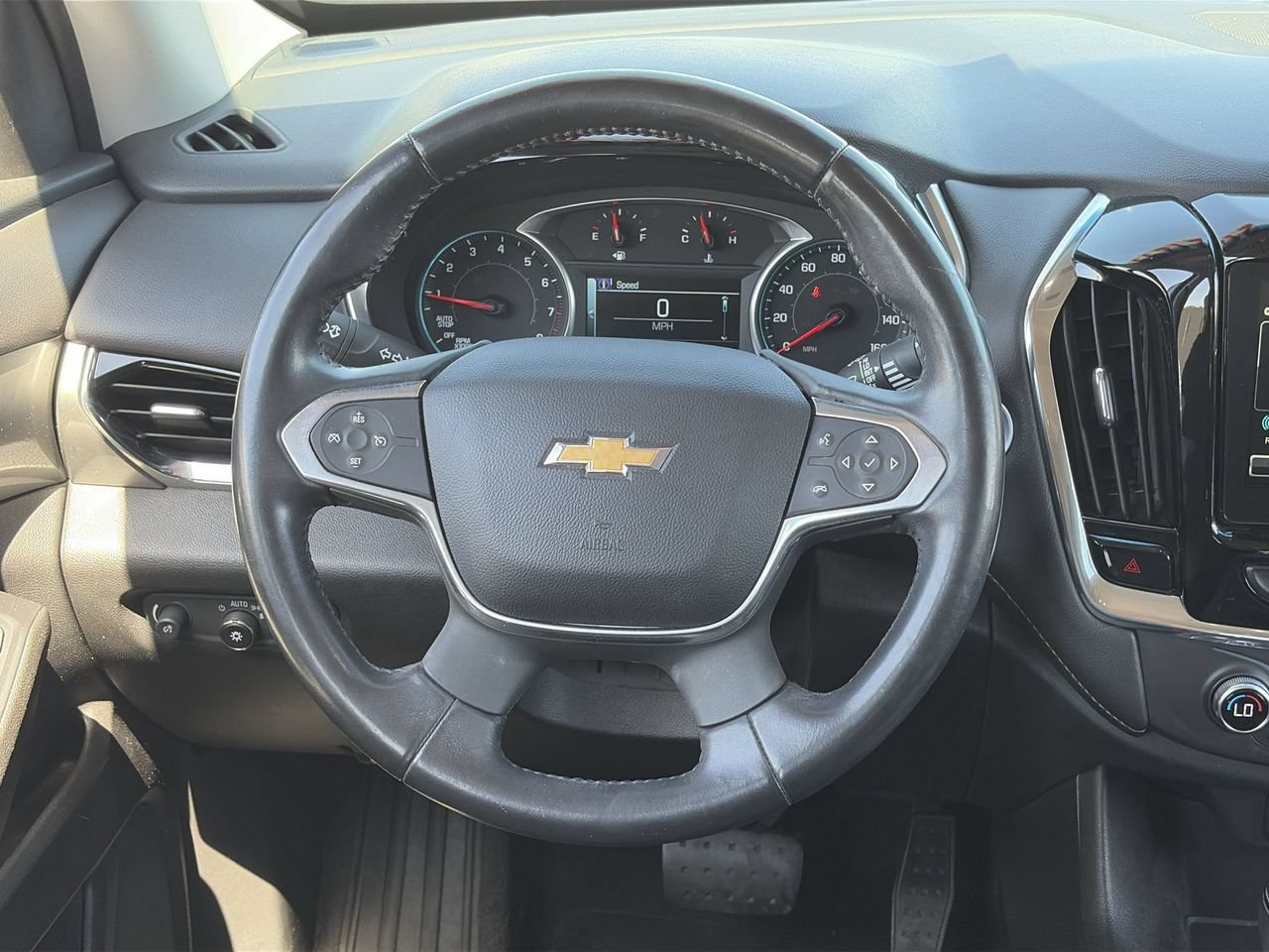 Used 2019 Chevrolet Traverse LT FWD image 13