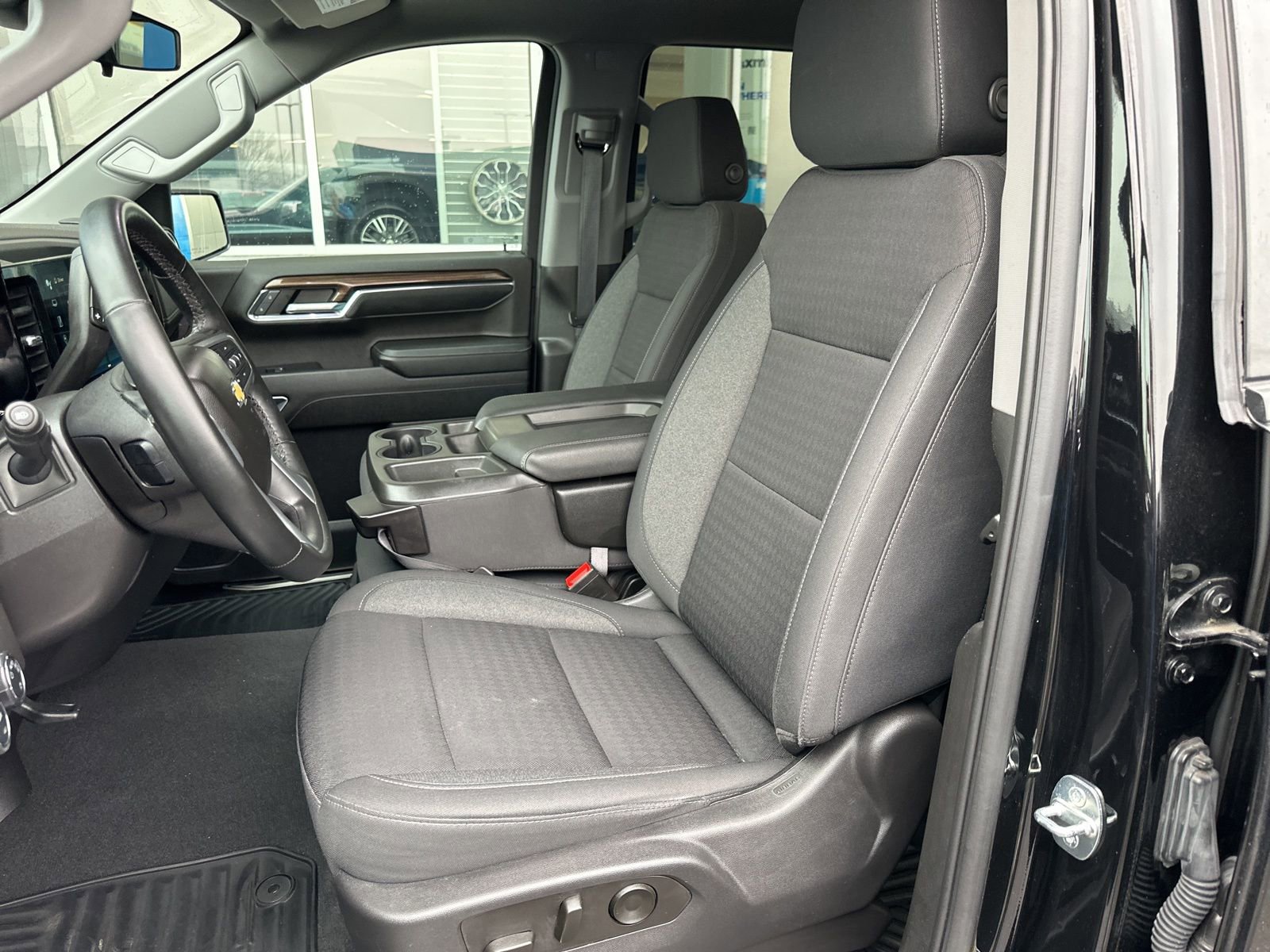 Used 2023 Chevrolet Silverado 1500 LT image 18