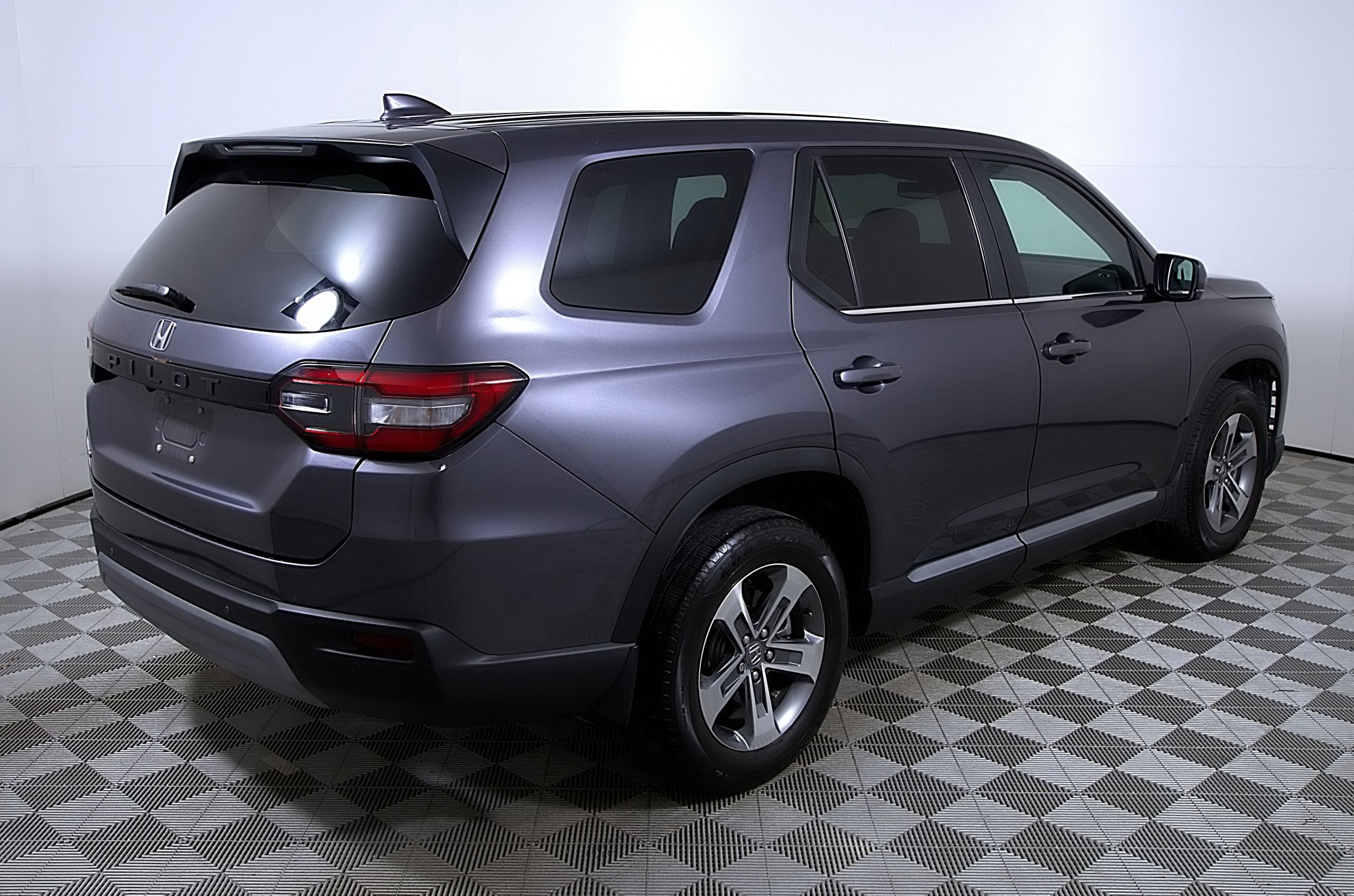 Used 2023 Honda Pilot EX-L image 7