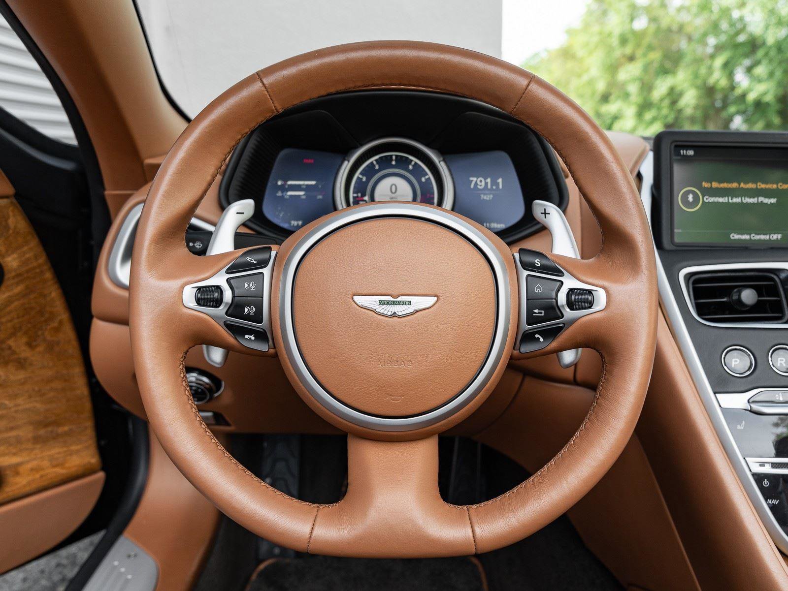 Used 2019 Aston Martin DB11 Volante image 15