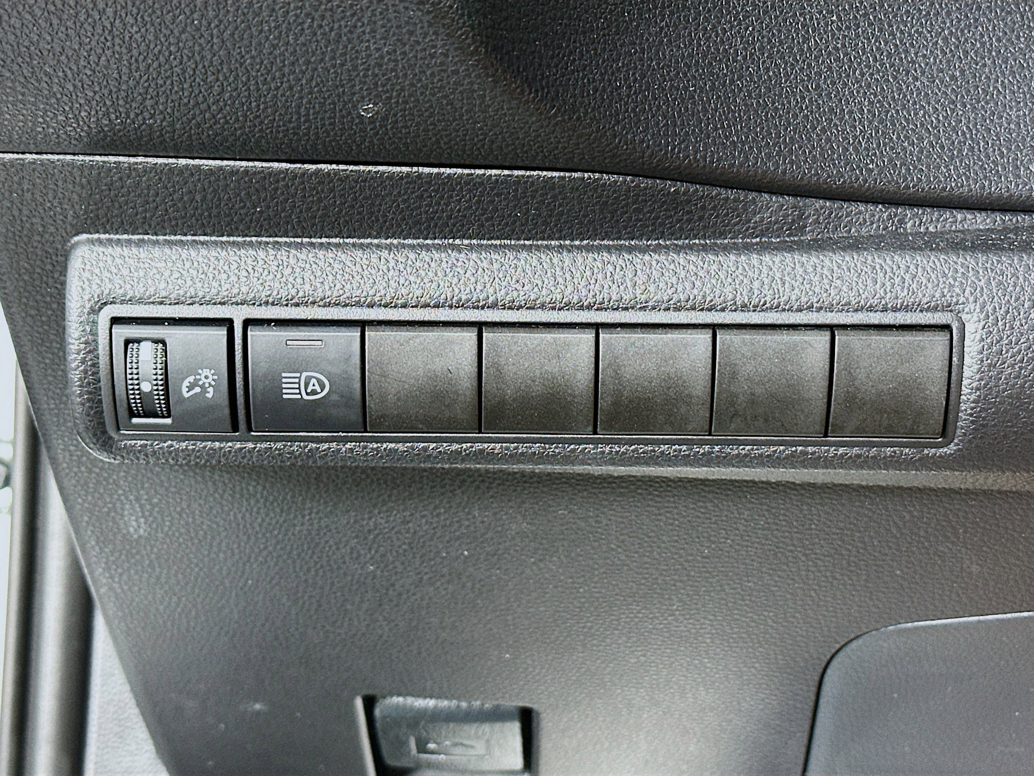 Used 2025 Toyota Corolla LE image 17
