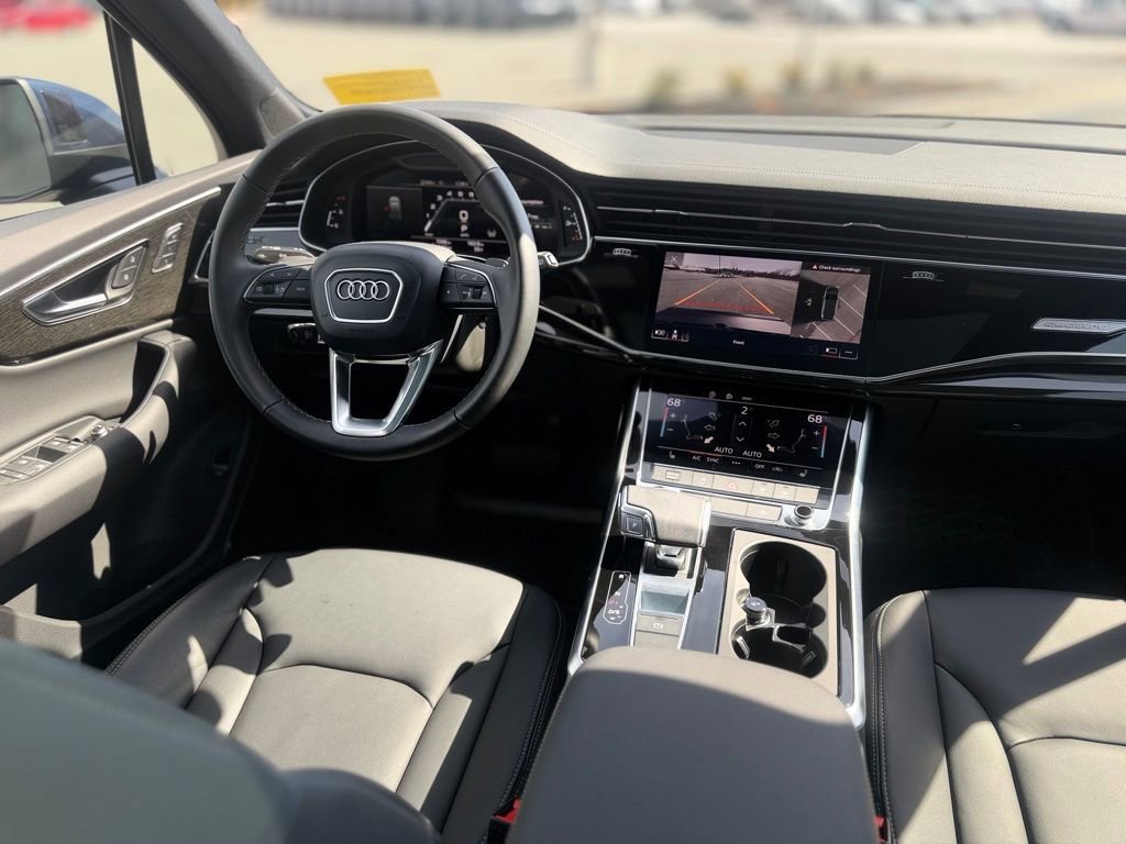 Certified 2025 Audi Q7 2.0T Premium w/ Convenience Plus Package image 11