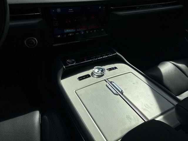 New 2027 Lincoln Navigator Reserve w/ Jet Appearance Package AWD/4WD image 20