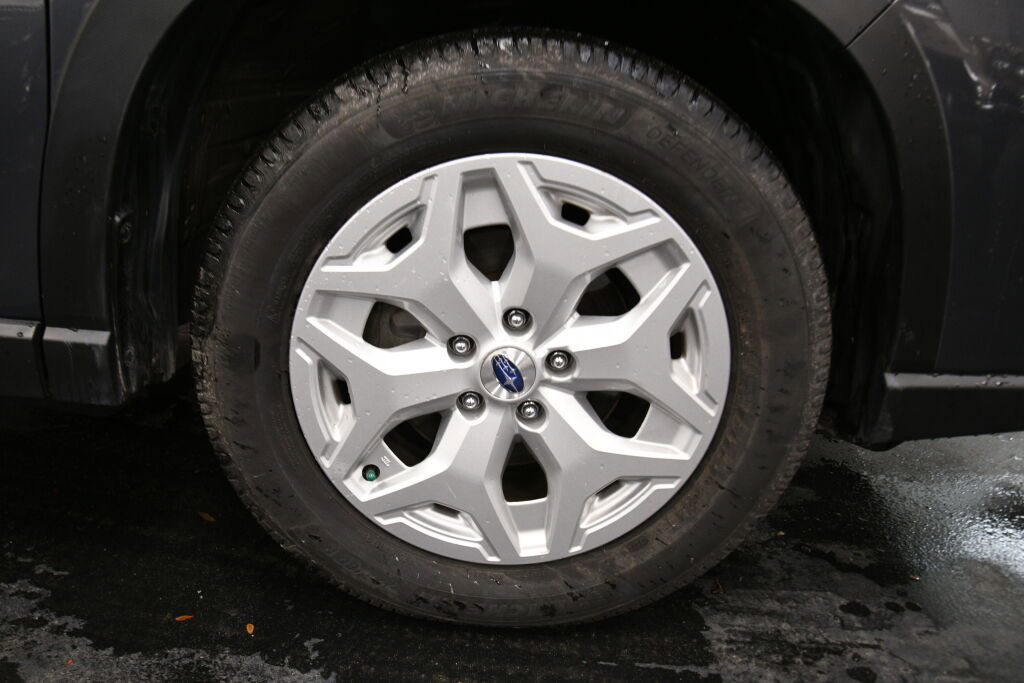 Used 2022 Subaru Forester Base image 28