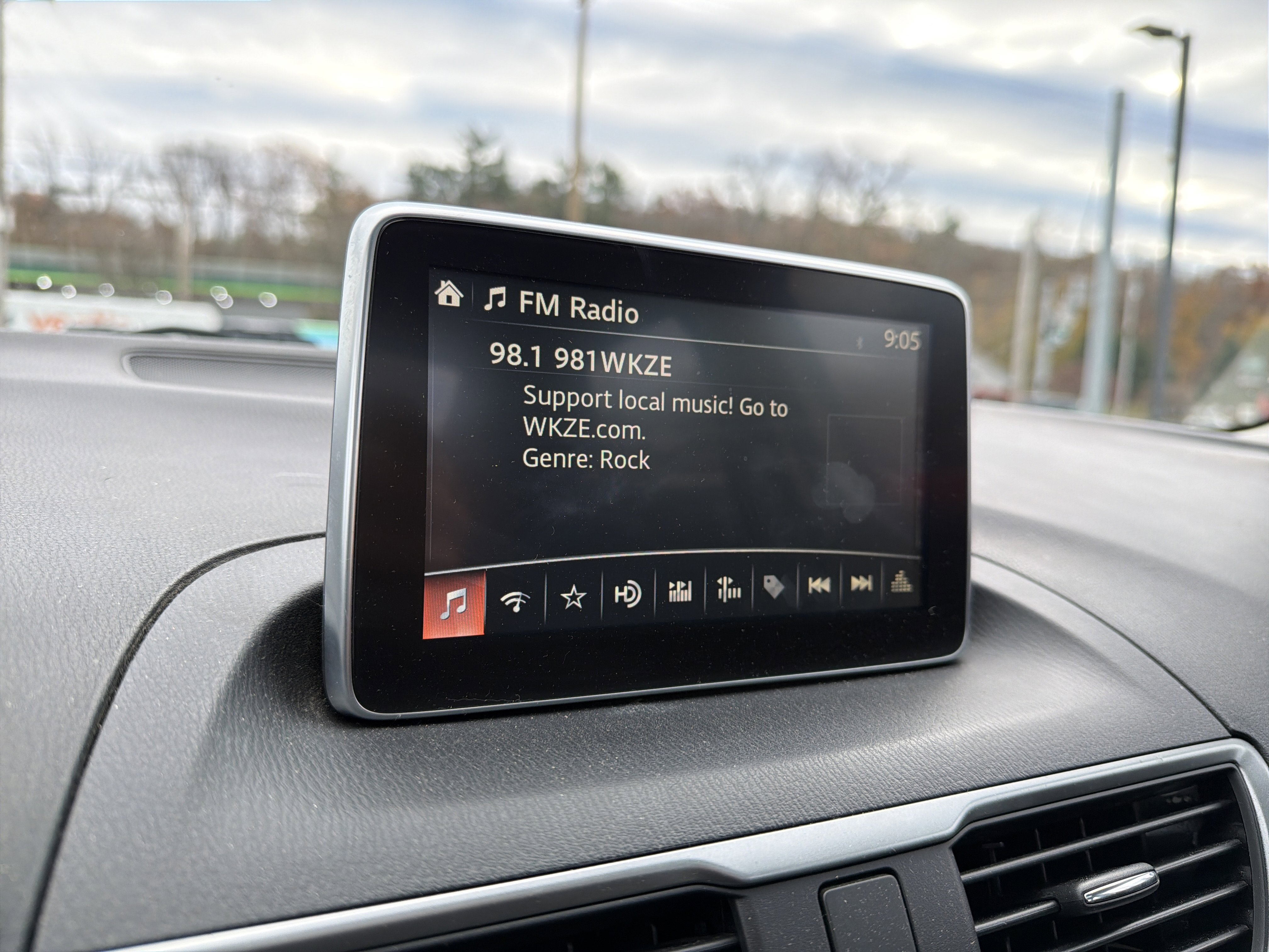 Used 2015 MAZDA MAZDA3 i Grand Touring image 19