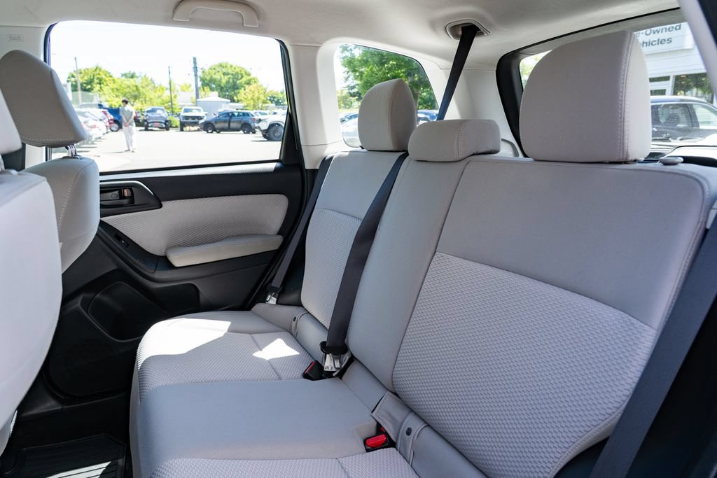 Used 2017 Subaru Forester 2.5i AWD/4WD image 22