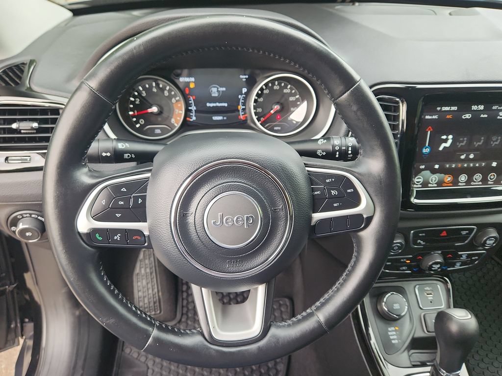 Used 2019 Jeep Compass Latitude AWD/4WD image 17