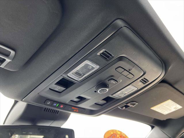 Used 2023 GMC Yukon SLT image 35