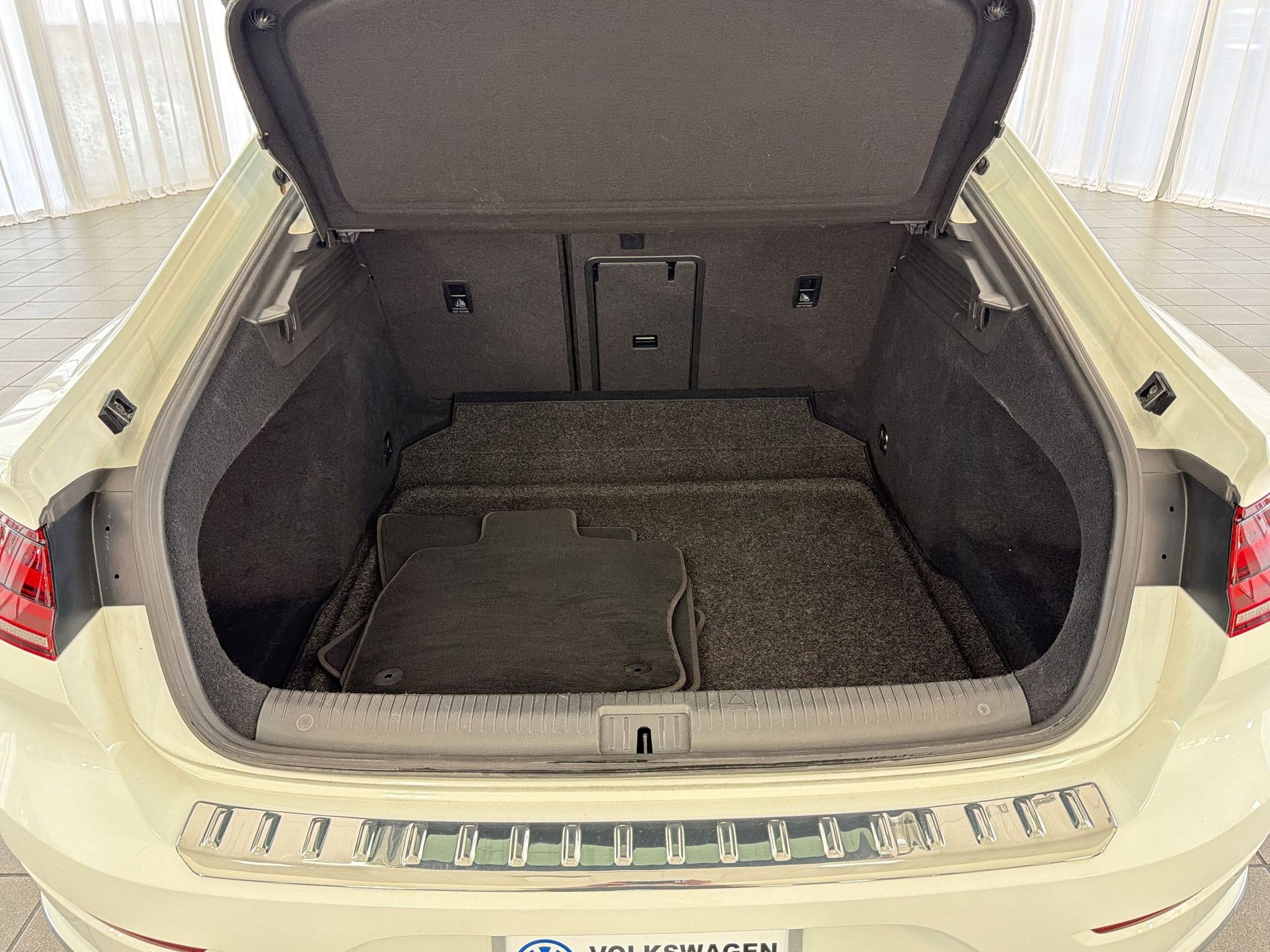 Used 2019 Volkswagen Arteon SEL image 35