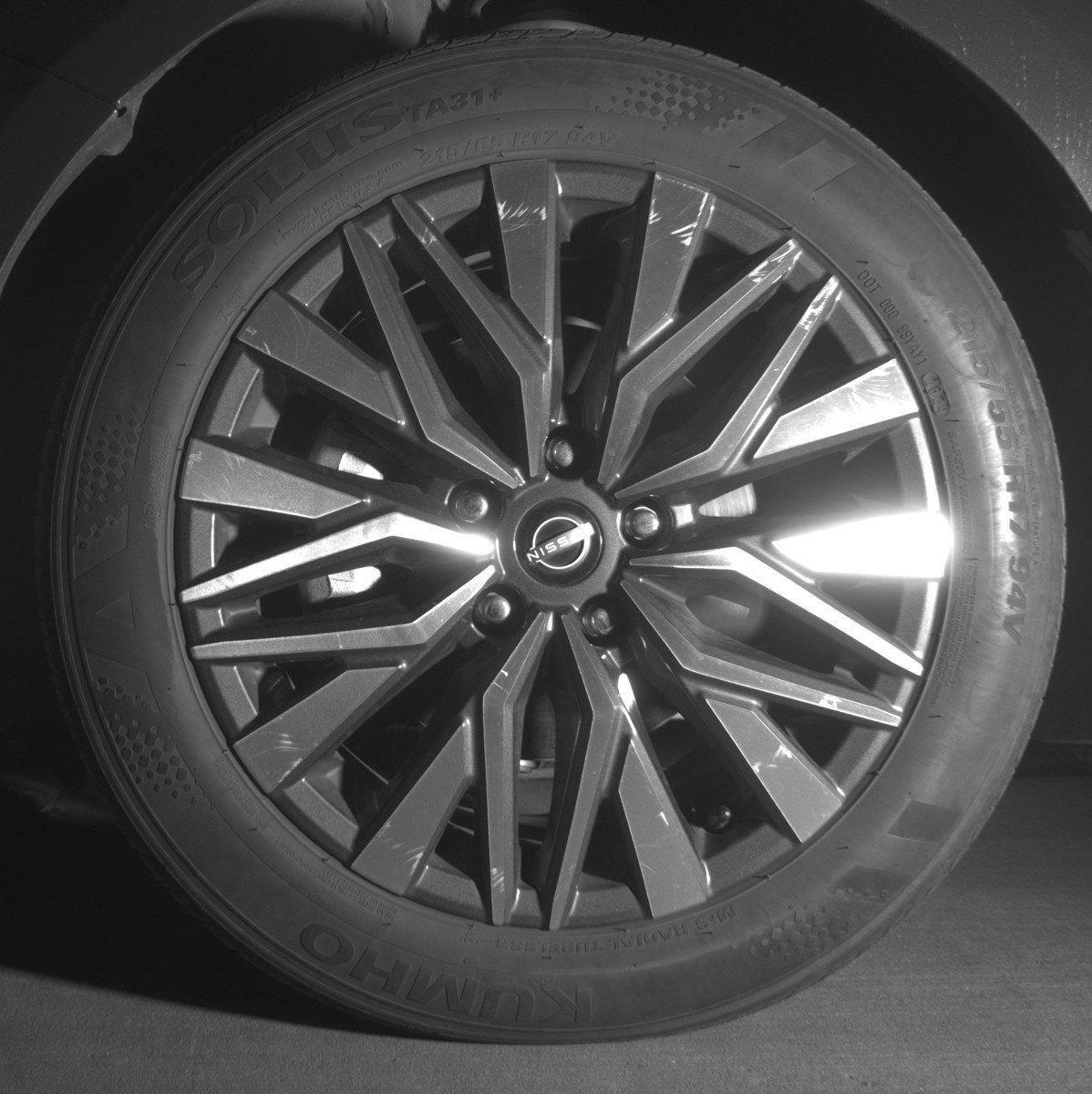 Used 2025 Nissan Altima 2.5 SV FWD image 12