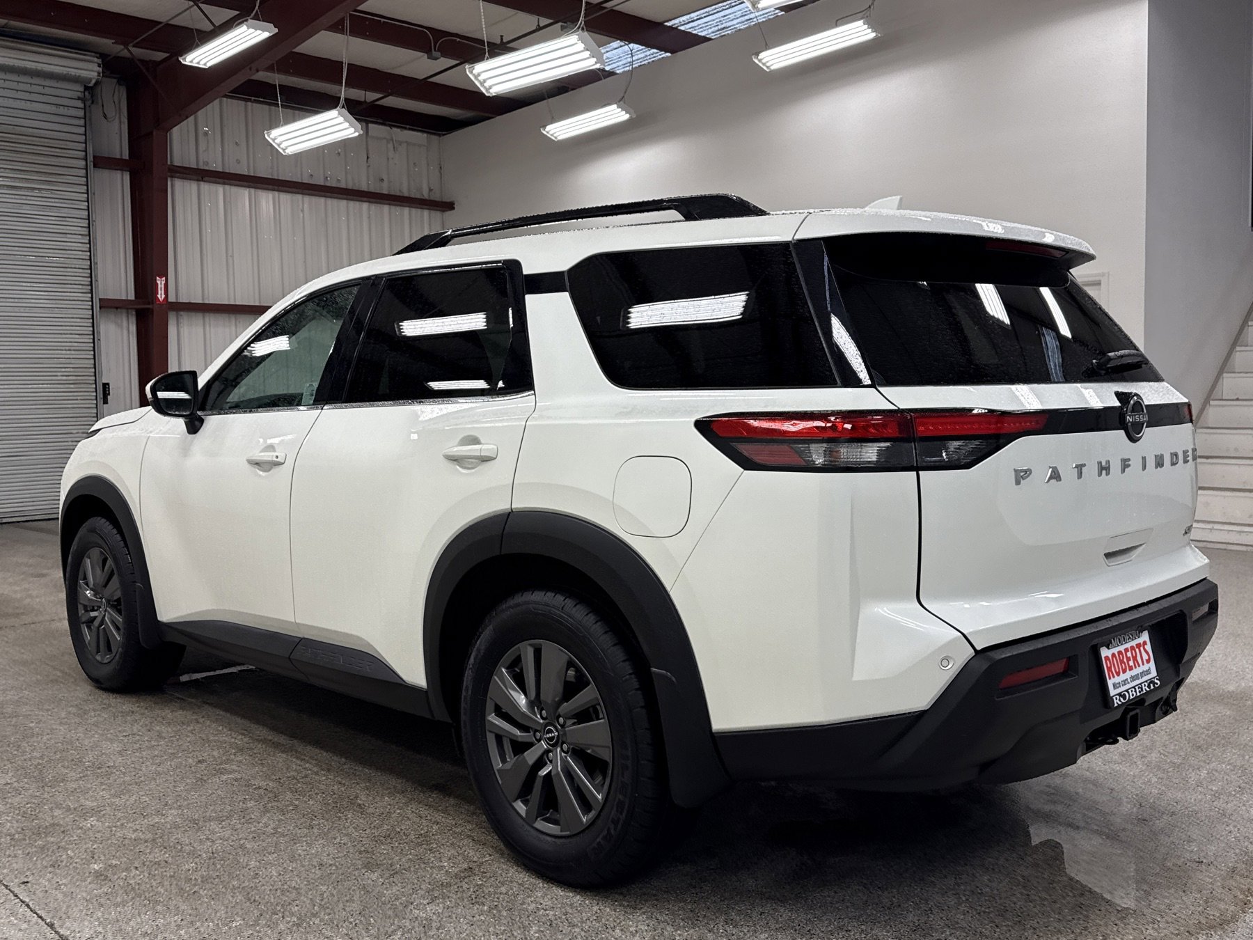 Used 2022 Nissan Pathfinder SV w/ SV Premium Package image 17