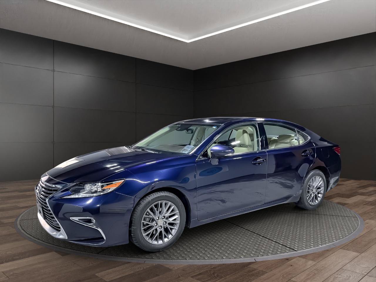 Used 2018 Lexus ES 350 w/ Navigation System Package FWD image 4