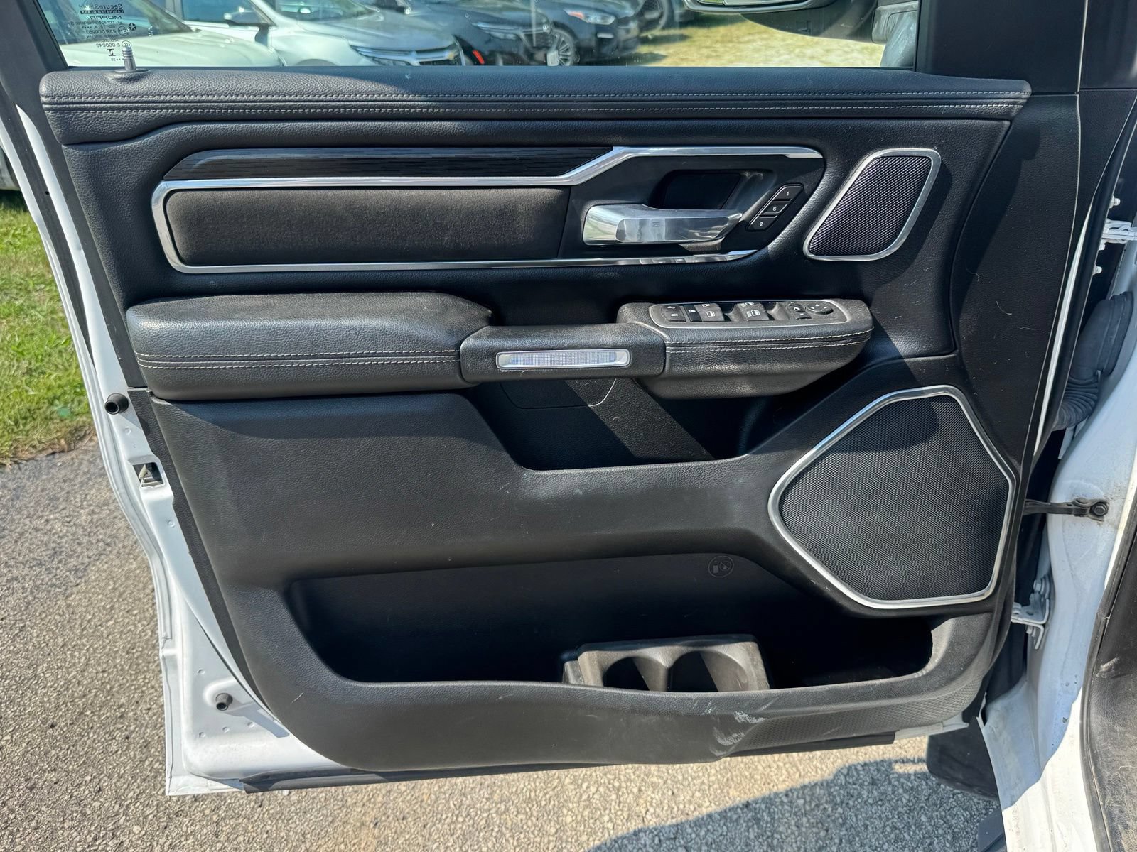 Used 2023 RAM 1500 Laramie AWD/4WD image 11
