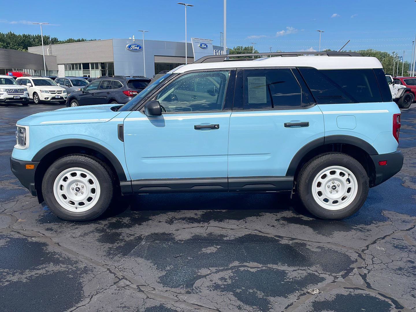 Used 2025 Ford Bronco Sport Heritage w/ Convenience Package AWD/4WD image 2