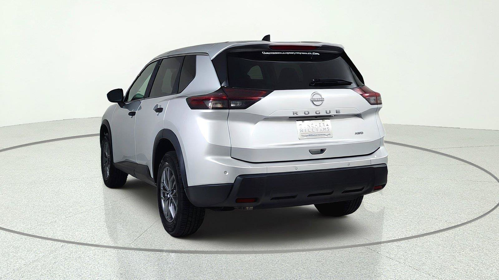 Used 2024 Nissan Rogue S AWD/4WD image 5