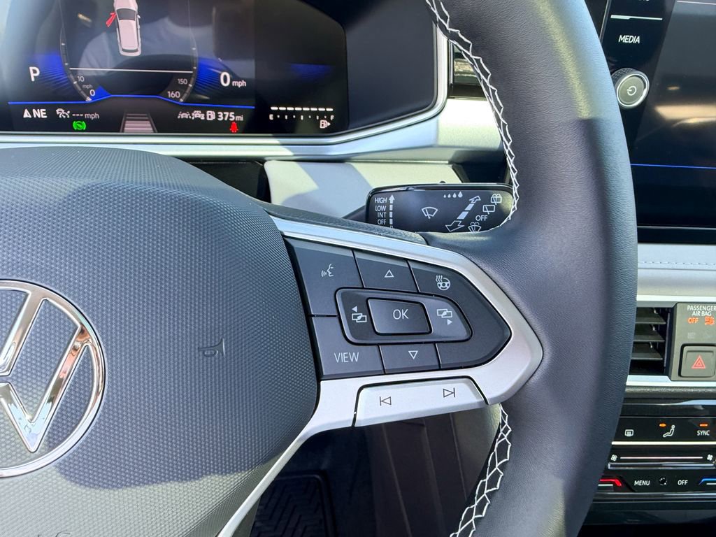 New 2026 Volkswagen Taos SE image 16