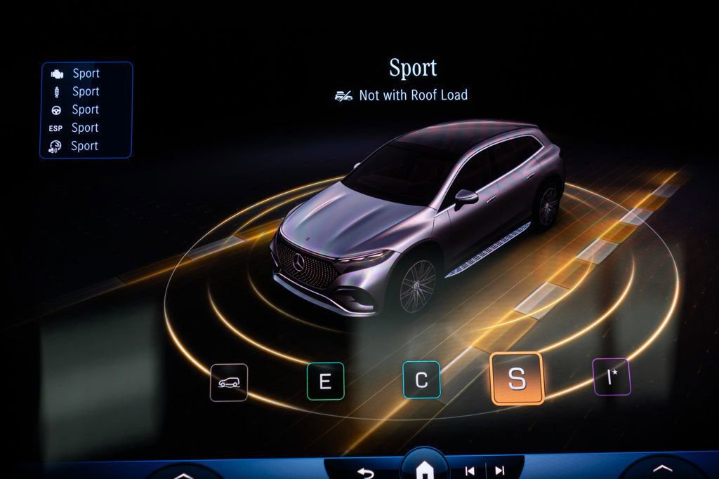 Used 2023 Mercedes-Benz EQS 580 4MATIC SUV w/ Exclusive Trim Package image 29