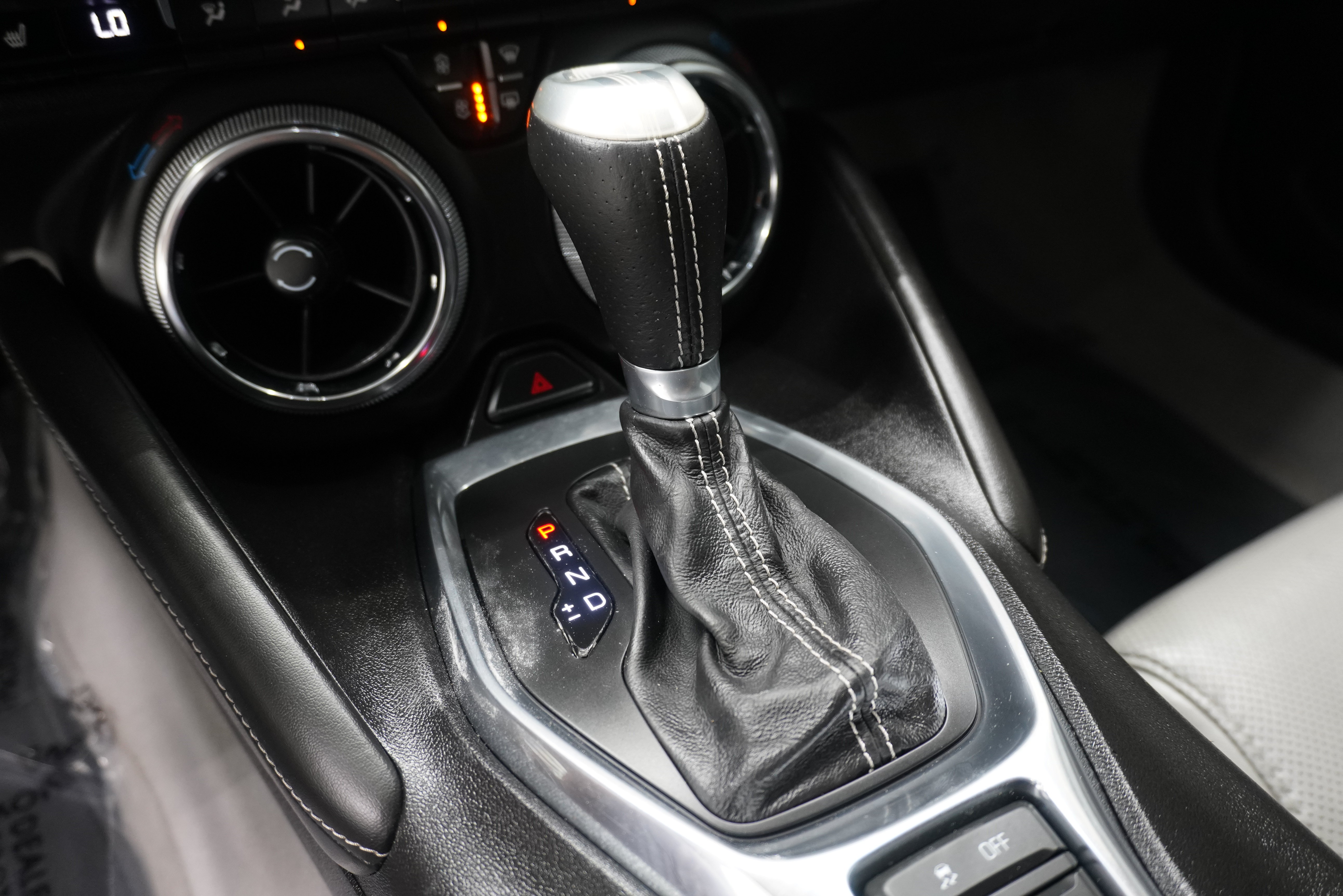 Used 2016 Chevrolet Camaro LT RWD image 26