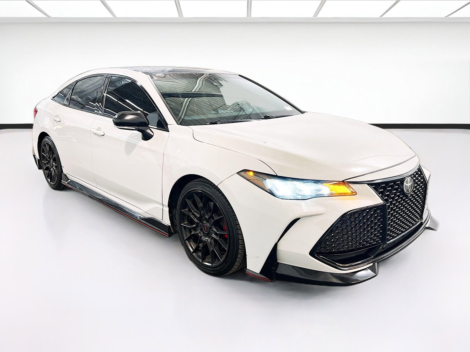 Used 2021 Toyota Avalon TRD image 3