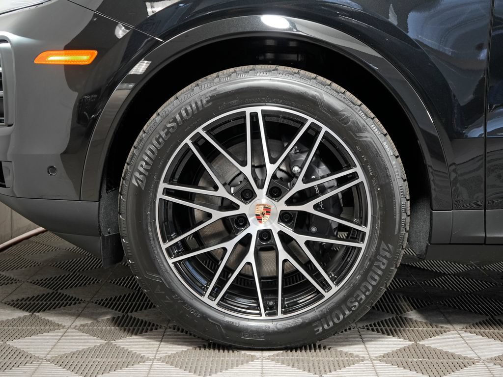 Used 2026 Porsche Cayenne Coupe AWD/4WD image 12