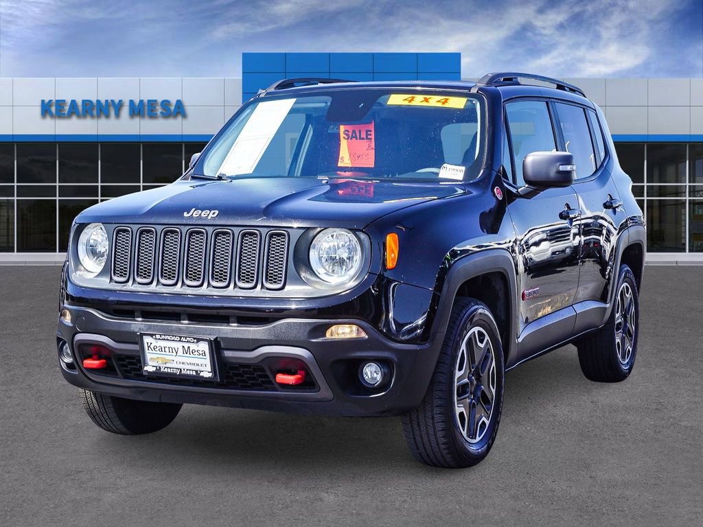 Used 2017 Jeep Renegade Trailhawk w/ Premium Trailhawk Package AWD/4WD image 3