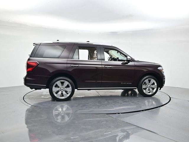 Used 2023 Ford Expedition Platinum image 2