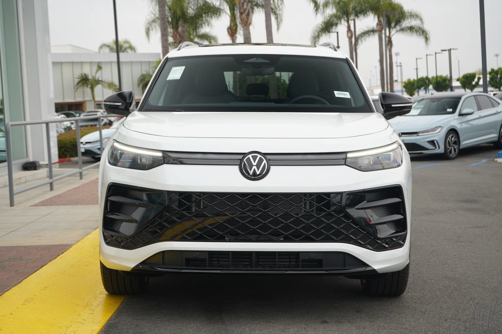 New 2026 Volkswagen Tiguan SE R-Line FWD image 5