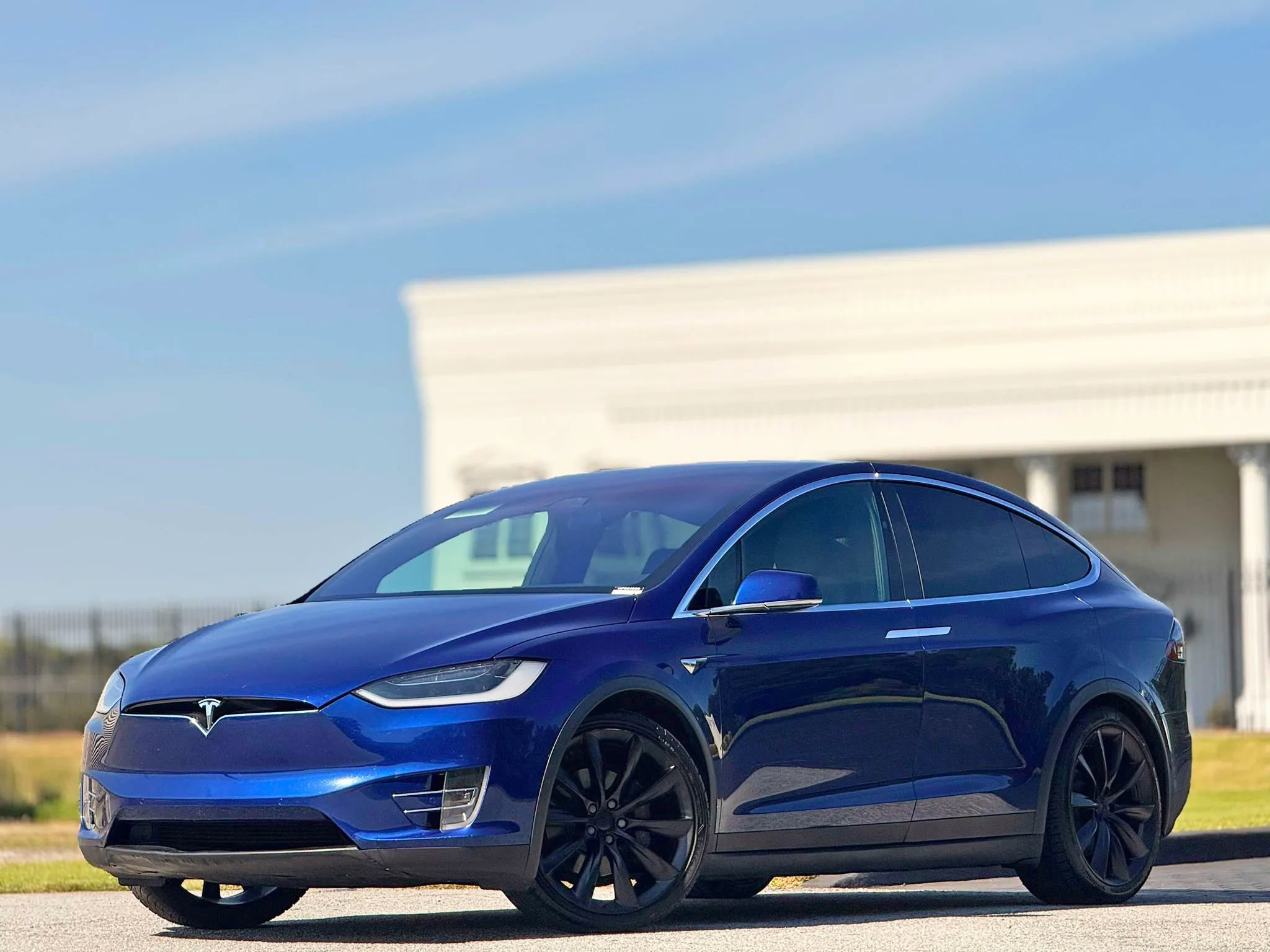 Used 2017 Tesla Model X 100D image 1