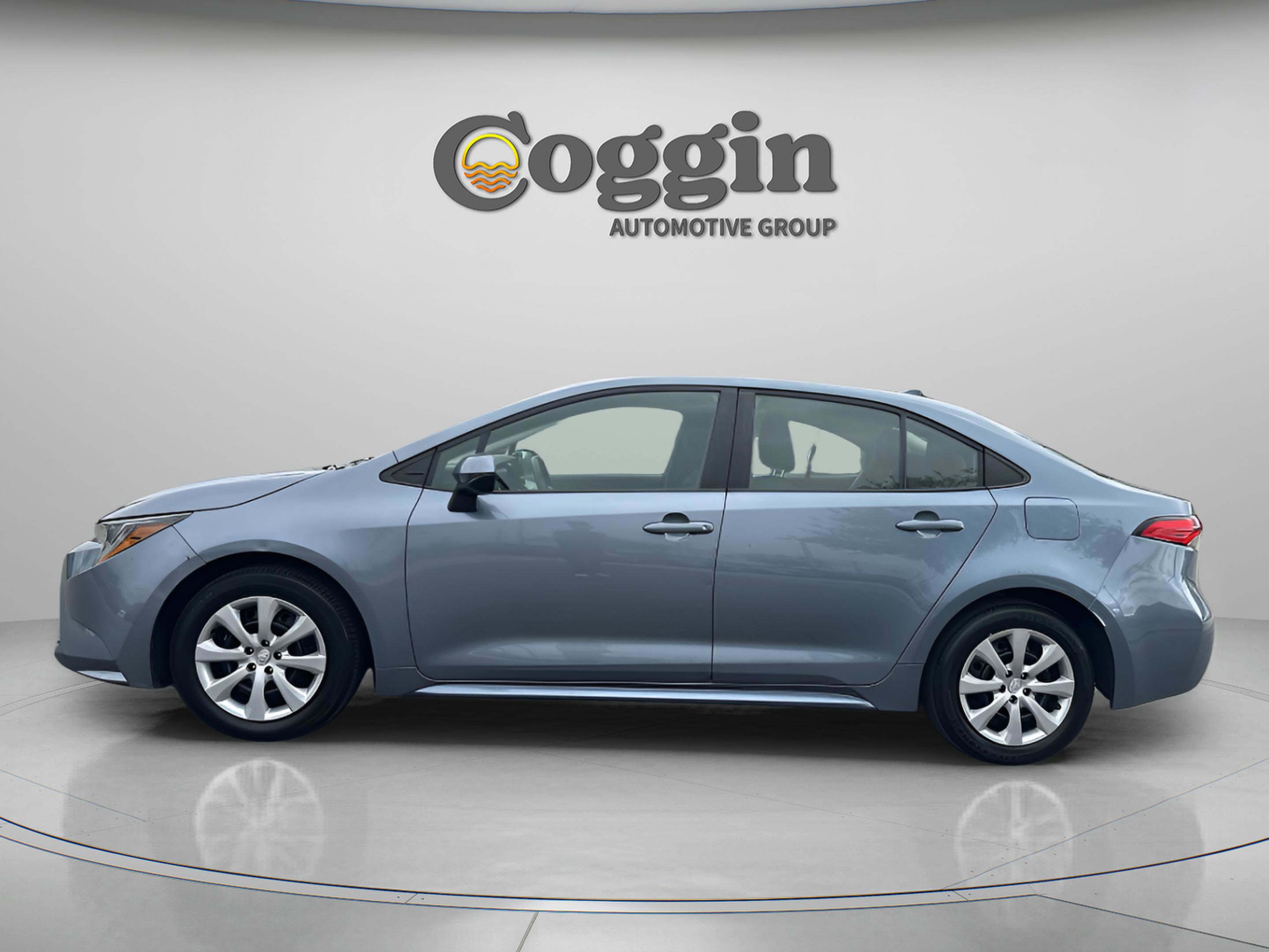 Used 2023 Toyota Corolla LE image 3