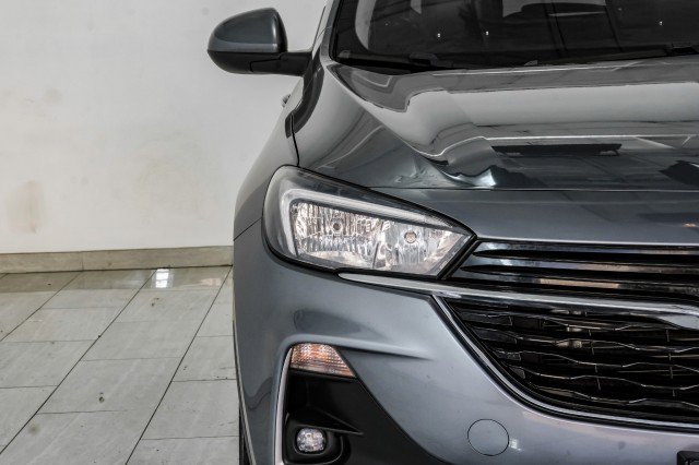 Used 2020 Buick Encore GX Select image 44