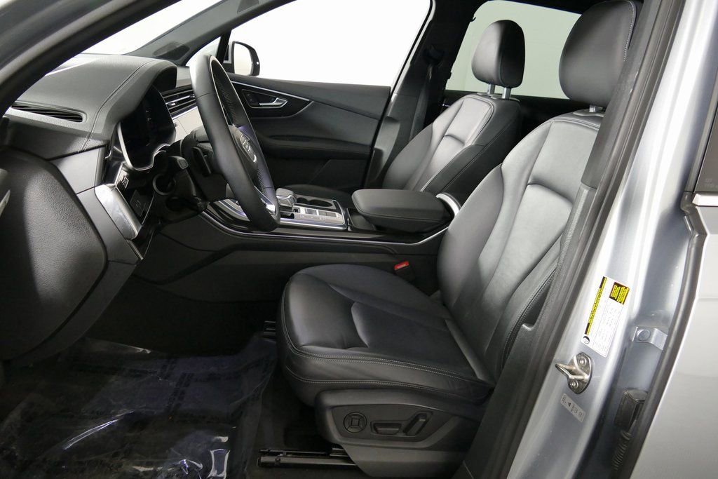 Used 2025 Audi Q7 3.0T Premium Plus AWD/4WD image 14